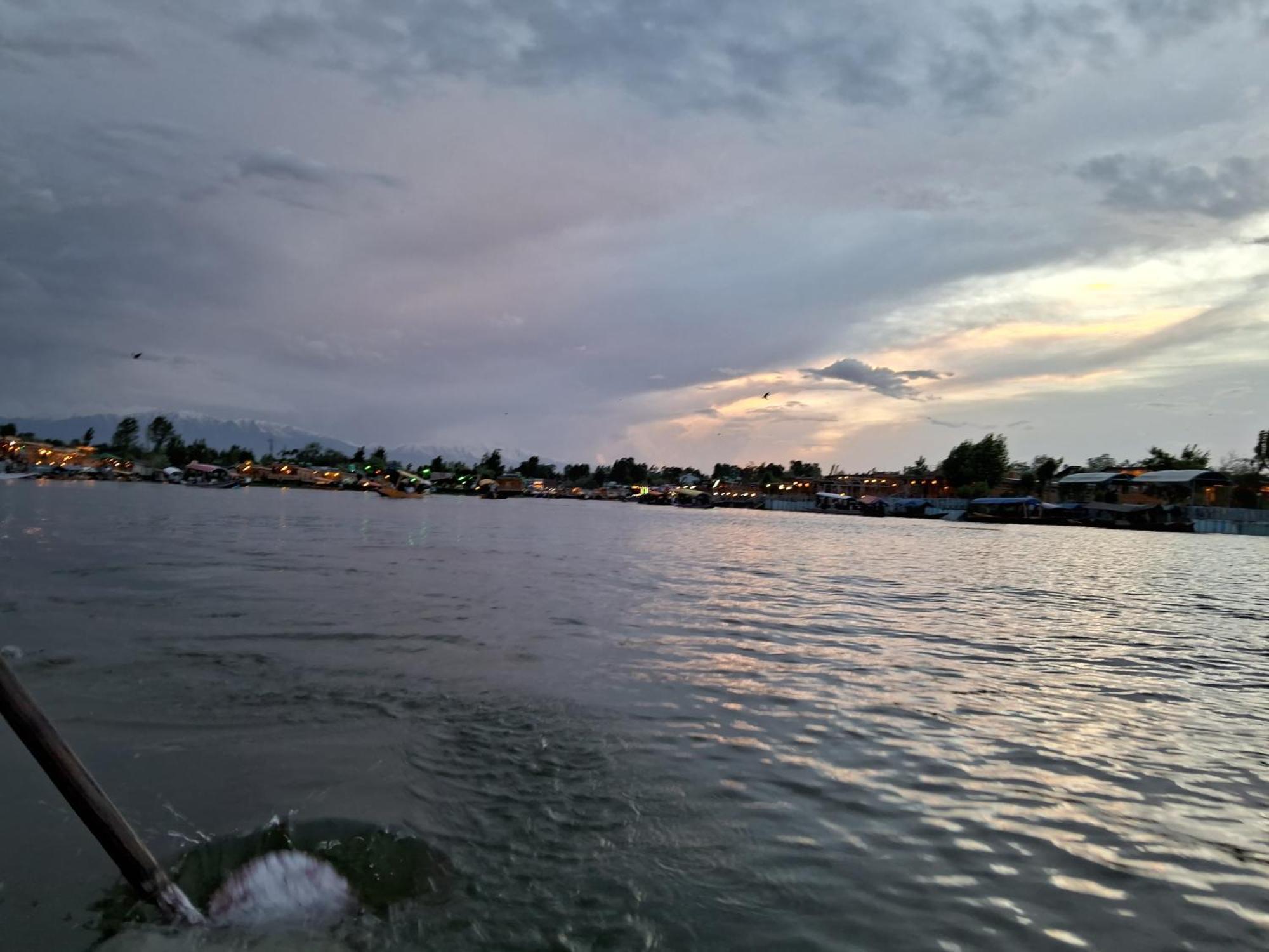 Goona Palace Houseboats Srīnagar Exterior foto